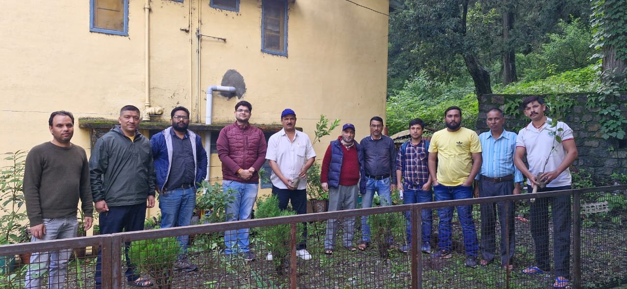 कर्मचारी संघ का धरना 37 दिन से जारी