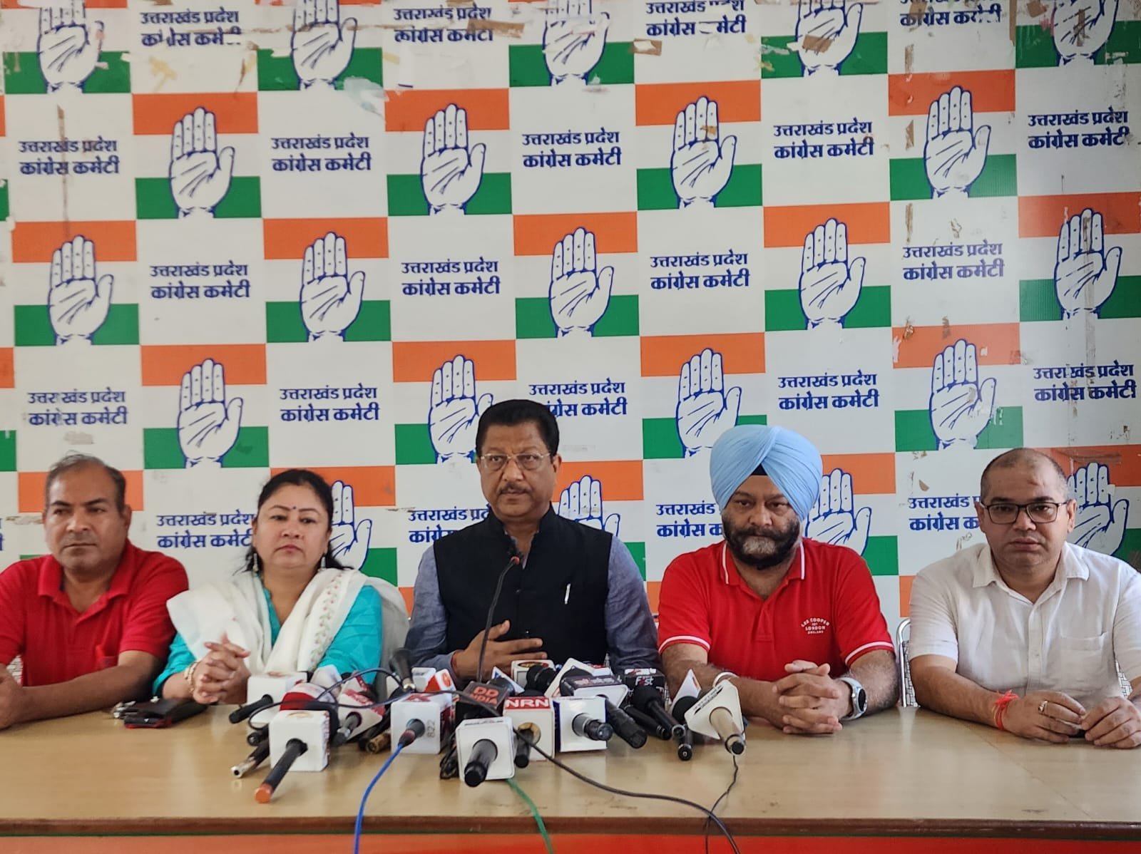 केदारनाथ मुद्दे पर कांग्रेस ने सरकार को घेरा