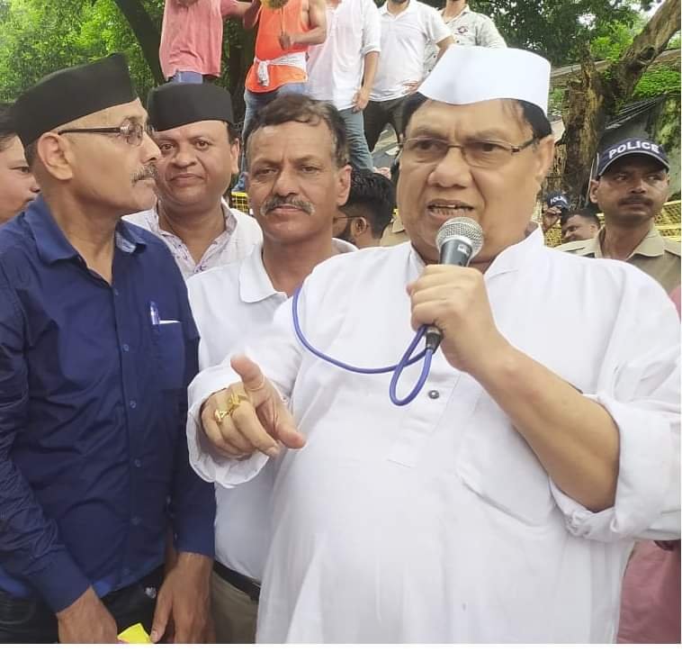धीरेंद्र प्रताप का सीएम धामी पर निशाना