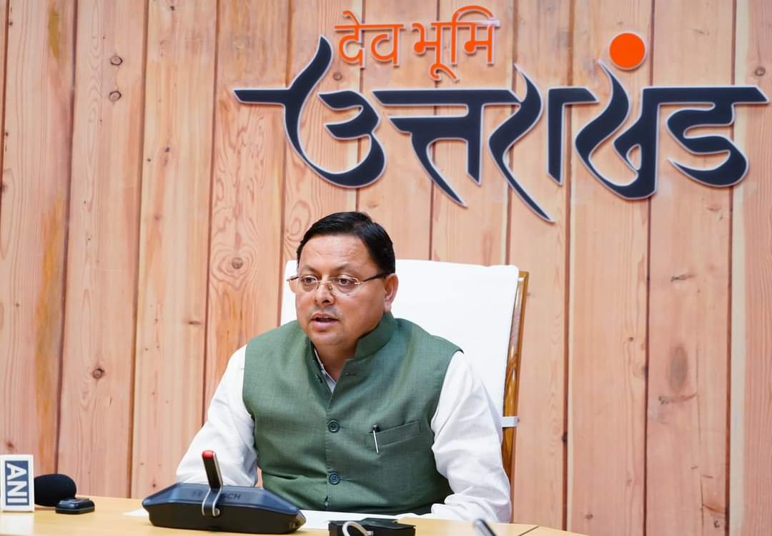 धामी सरकार ने बदले 6 डीएम, कई अफसरों के पर कतरे