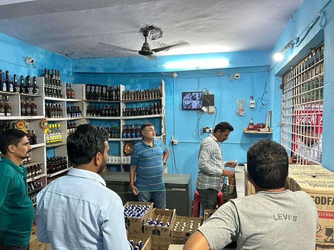 शराब की ओवर रेटिंग के खिलाफ चमोली में छापेमारी