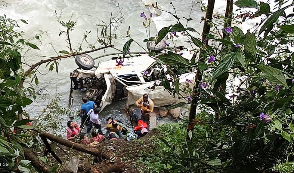 रुद्रप्रयाग में सड़क हादसा 1 की मौत और 12 घायल