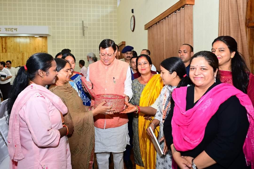 सीएम आवास पर जनता मिलन कार्यक्रम