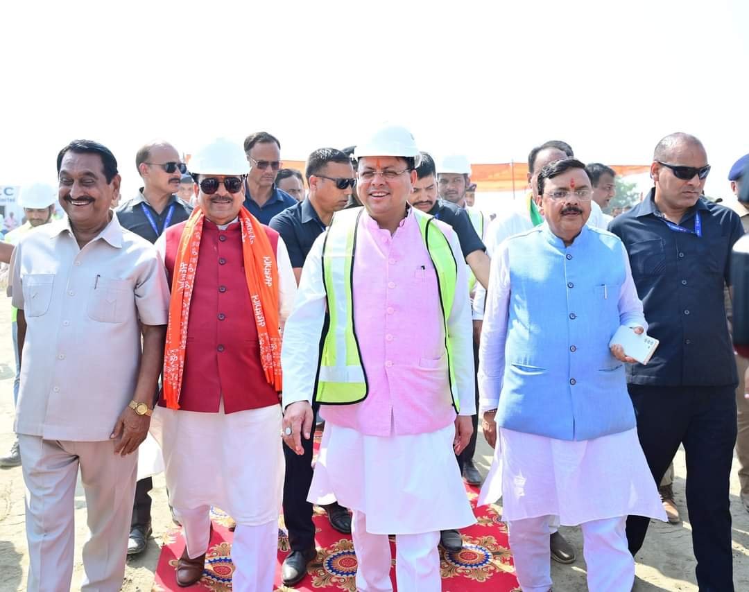 किच्छा में बन रहे एम्स सेटेलाइट सेंटर का सीएम धामी ने लिया जायजा