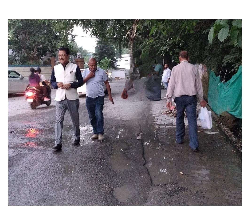 सरकार का गढ्डा मुक्त सड़क अभियान अधर में लटका