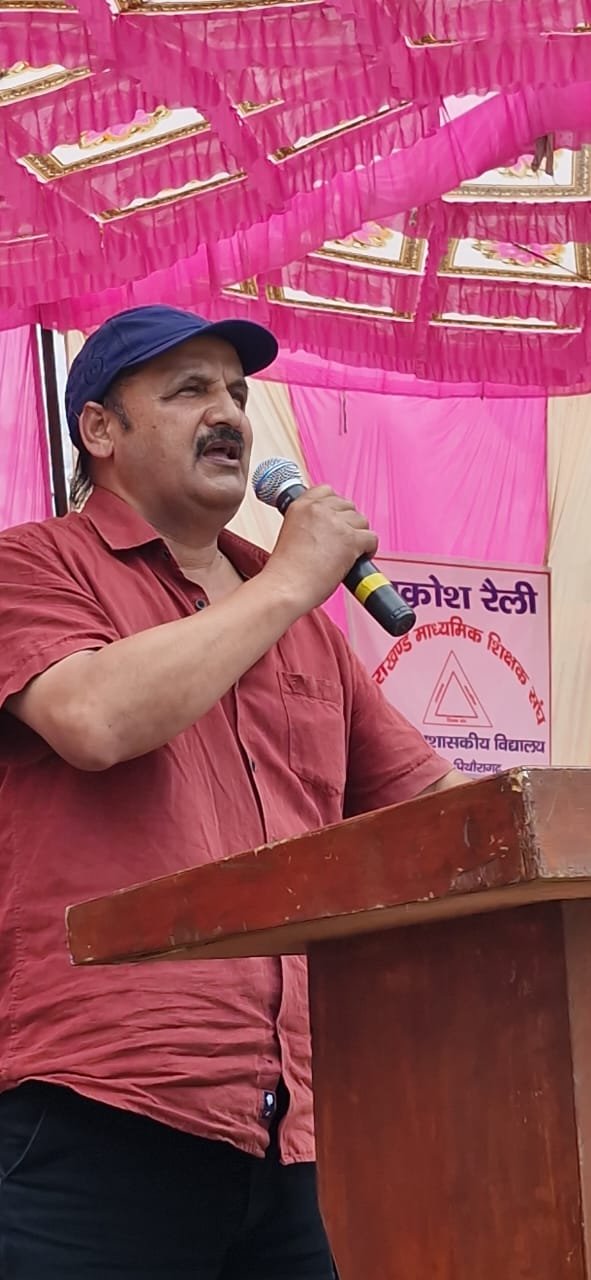 नियमितीकरण की मांग को लेकर 99 दिन से आंदोलन