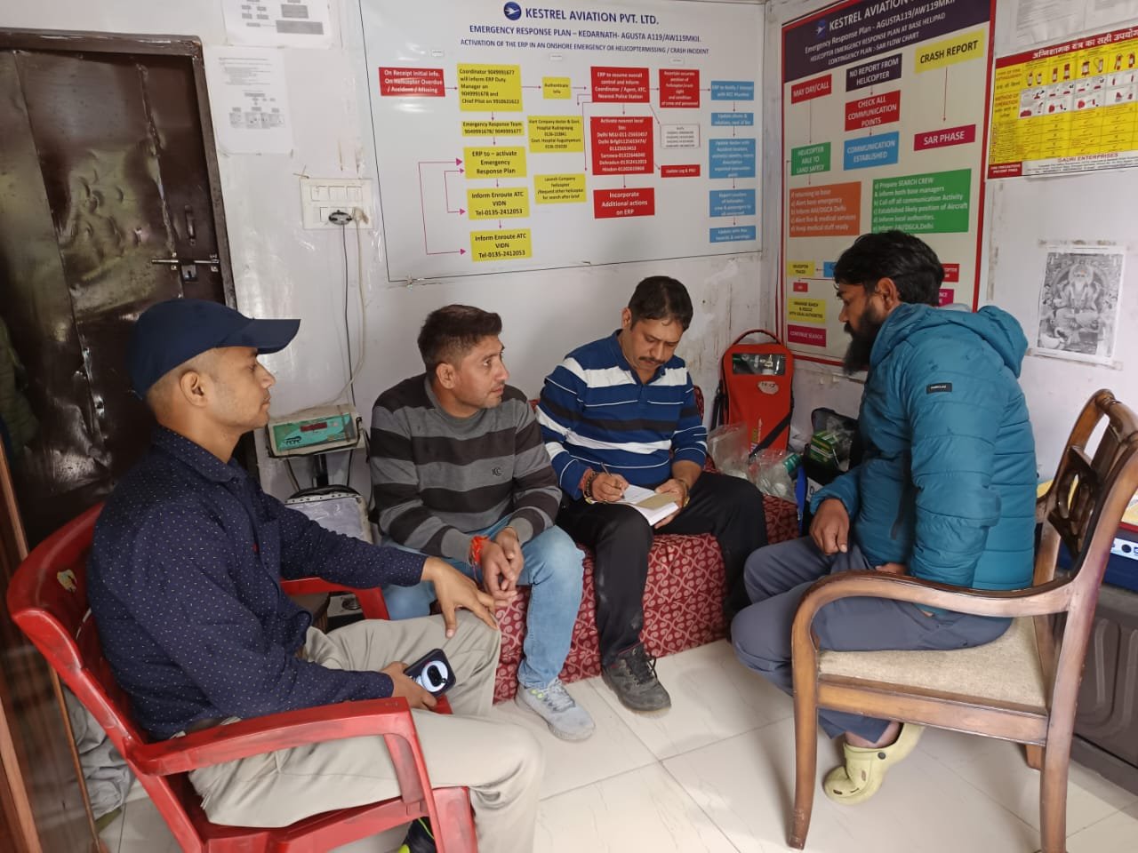हेलीकॉप्टर टिकट धोखाधड़ी की शिकायत पर पुलिस की छापेमारी