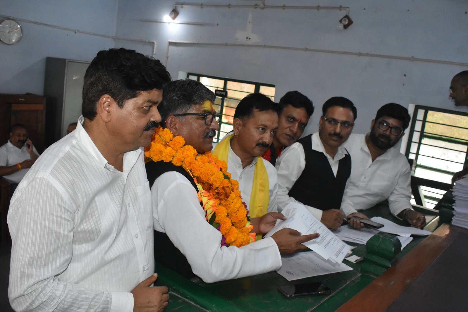 कांग्रेस कैंडिडेट मनोज रावत ने किया नामांकन