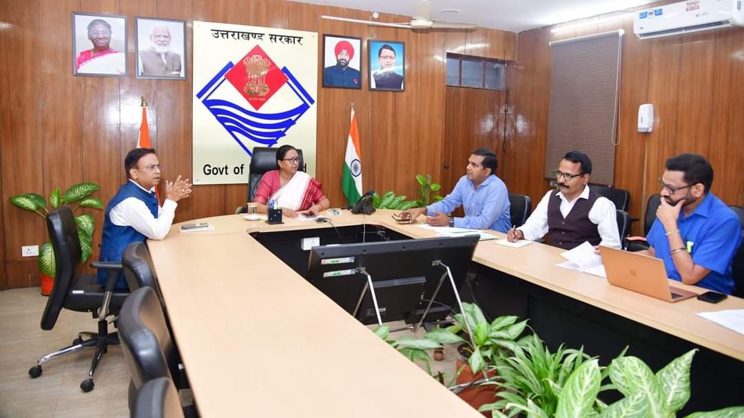 भू कानून का उल्लंघन करने वालों पर मुकदमा दर्ज करने का निर्देश