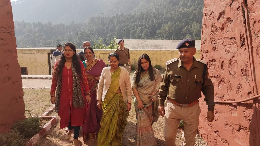राज्य महिला आयोग की अध्यक्ष ने लिया चमोली जिला जेल का जायजा