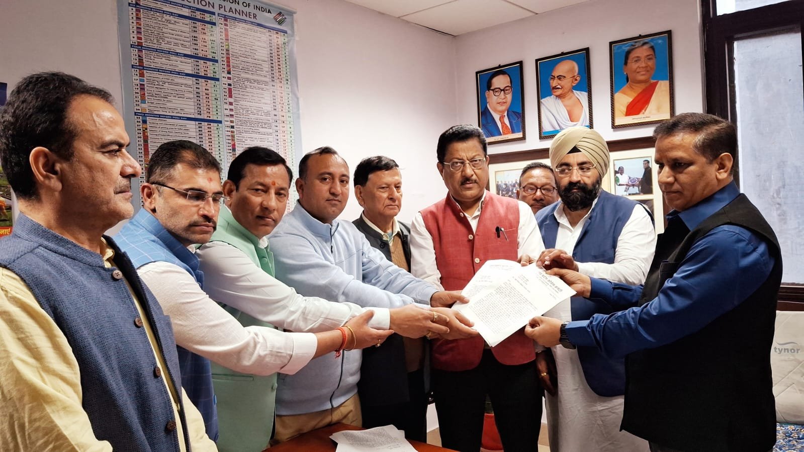 केदारनाथ शराब कांड के मुद्दे पर कांग्रेस आक्रामक निर्वाचन आयोग से की शिकायत