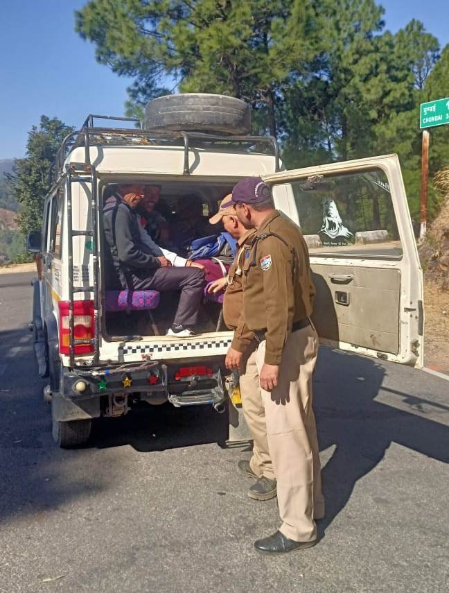 पौड़ी की सड़कों पर पुलिस का चेकिंग अभियान