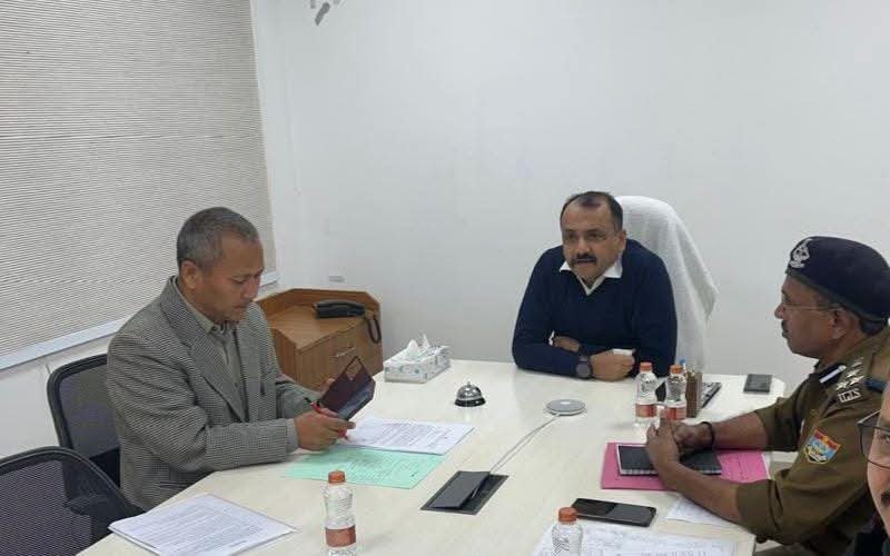 अभिनव कुमार ने ली जेल अधिकारियों की बैठक