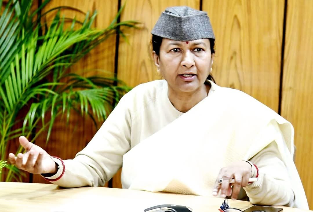 मुख्य सचिव ने विकास योजनाओं में देरी पर अफसरों को लगाई फटकार