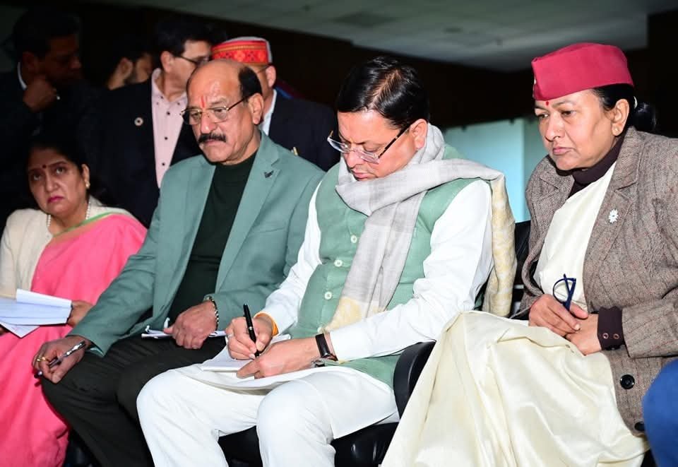 वेडिंग डेस्टिनेशन को लेकर धामी ने 4 हफ्ते में पॉलिसी तैयार करने का दिया निर्देश