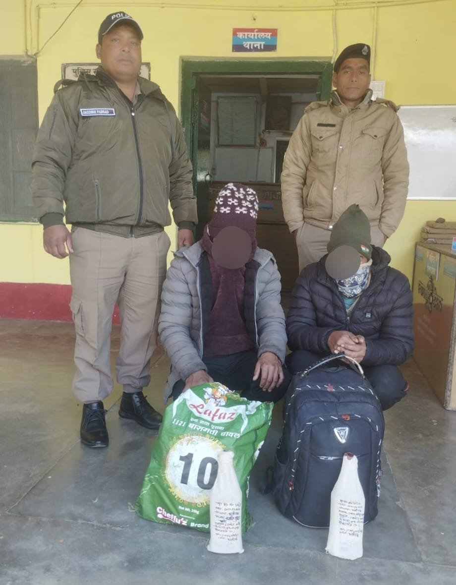 ऊखीमठ में 2 नेपाली शराब तस्कर गिरफतार