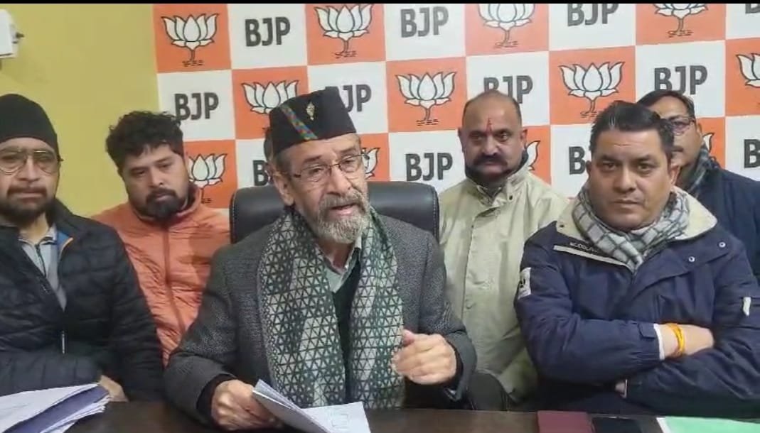 नगर निकायों में आरक्षण पर सियासत