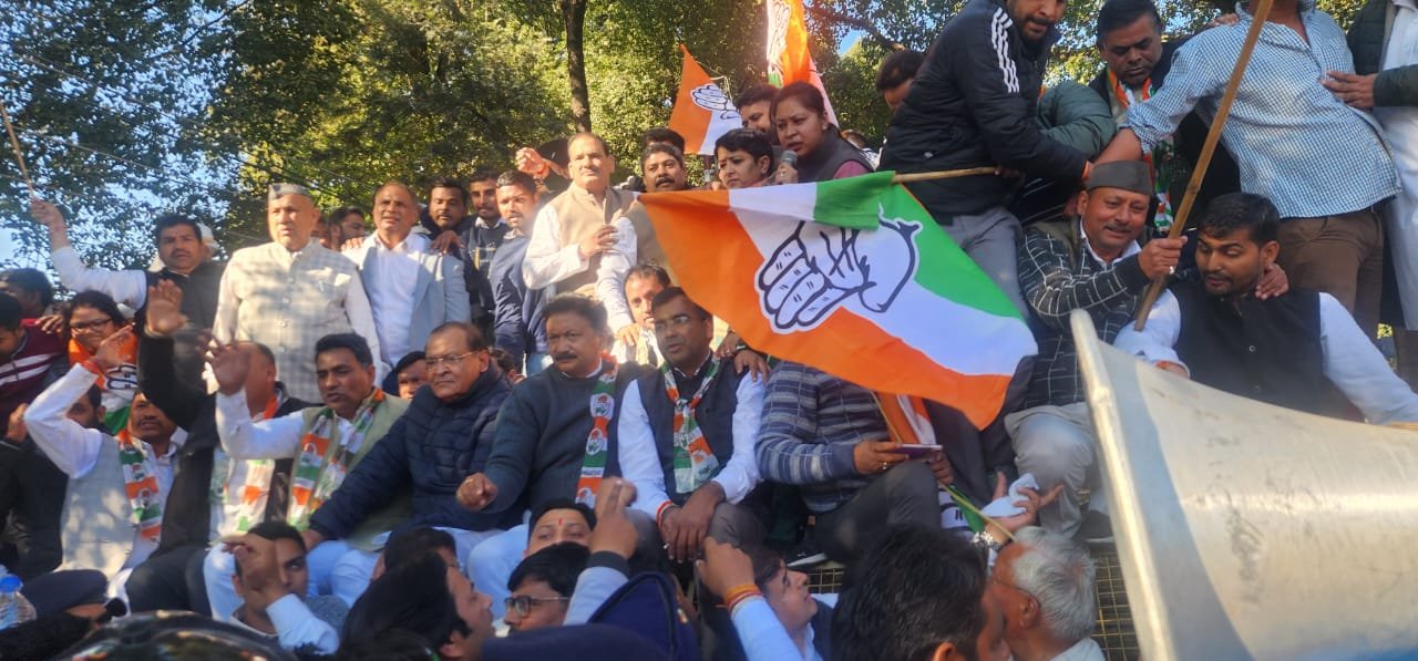 उत्तराखंड कांग्रेस का केंद्र के खिलाफ राजभवन कूच