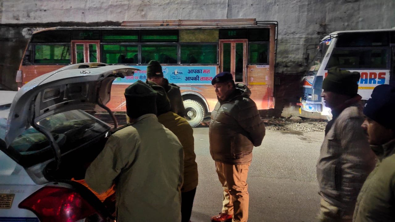 पौड़ी में शराब पीकर गाड़ी चलाने वालों का चालान