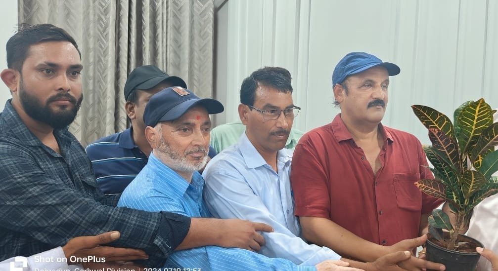 साल के आखिरी दिन भी जारी रहा कर्मचारियों का आंदोलन