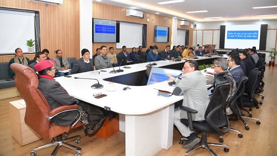 मुख्य सचिव ने कसे अधिकारियों के पेच