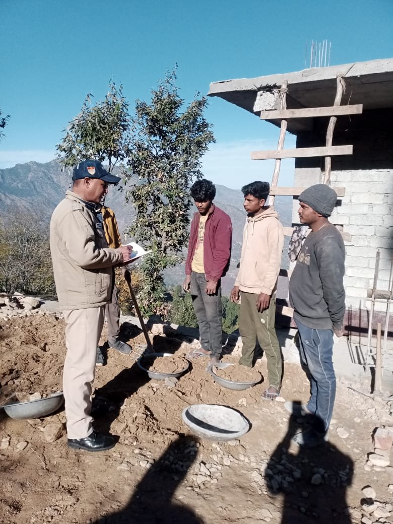 पौड़ी पुलिस ने चलाया सत्यापन अभियान