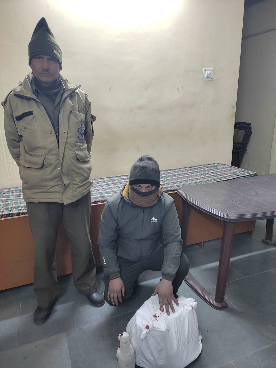गुप्तकाशी में एक शराब तस्कर गिरफतार