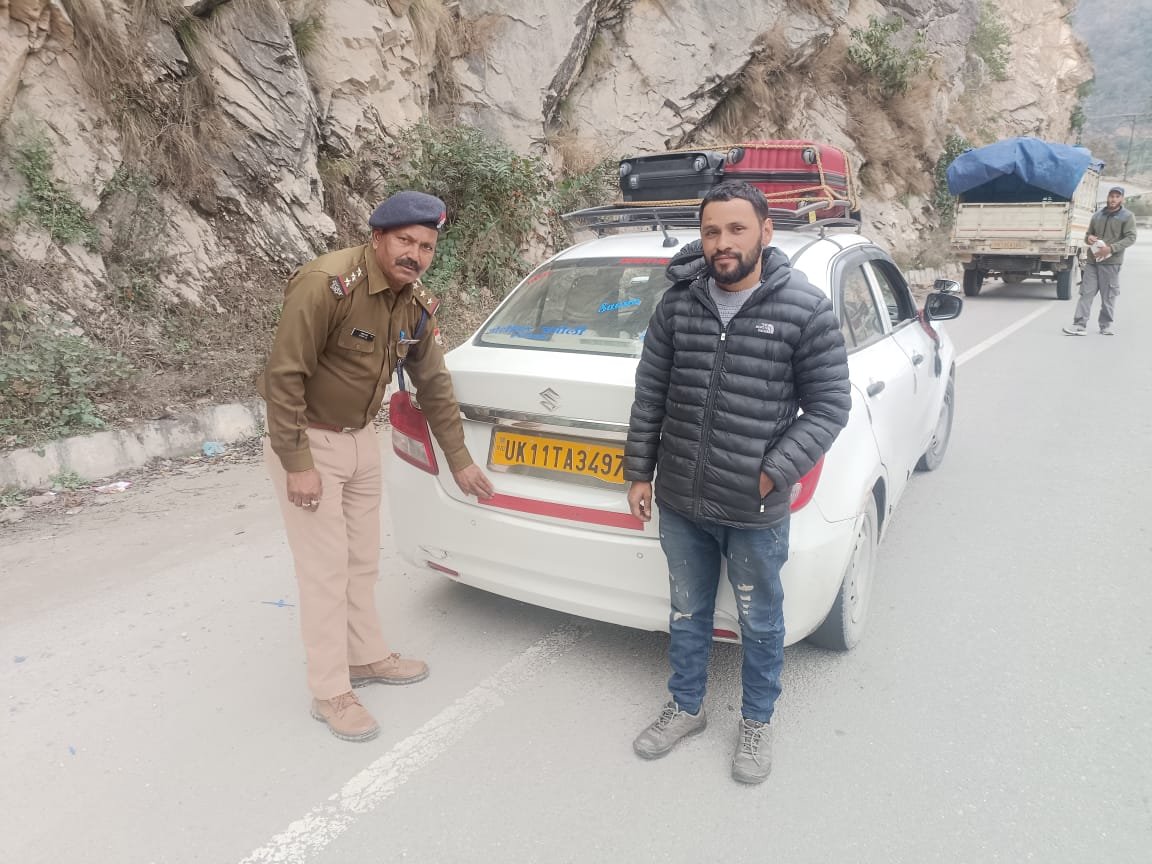 रुद्रप्रयाग पुलिस ने वाहन चालकों को किया जागरुक