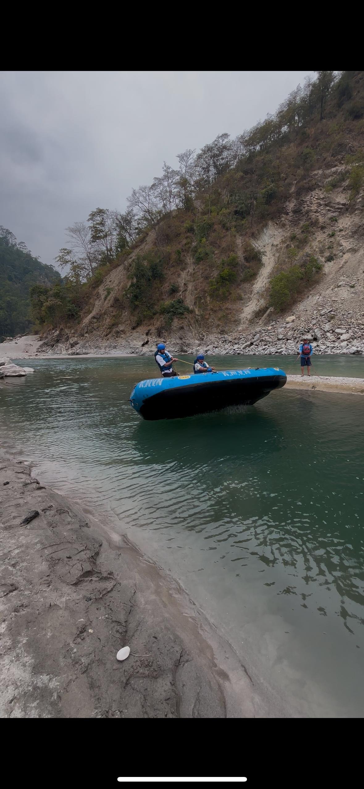 कुमाऊं मंडल विकास निगम दे रहा रीवर राफ्टिंग की ट्रेनिंग
