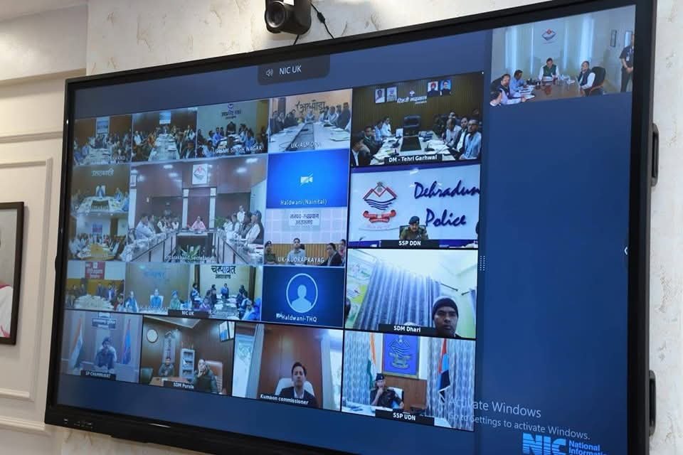 पुष्कर सिंह धामी ने दिल्ली से की सीएम हेल्पलाइन 1905 की समीक्षा