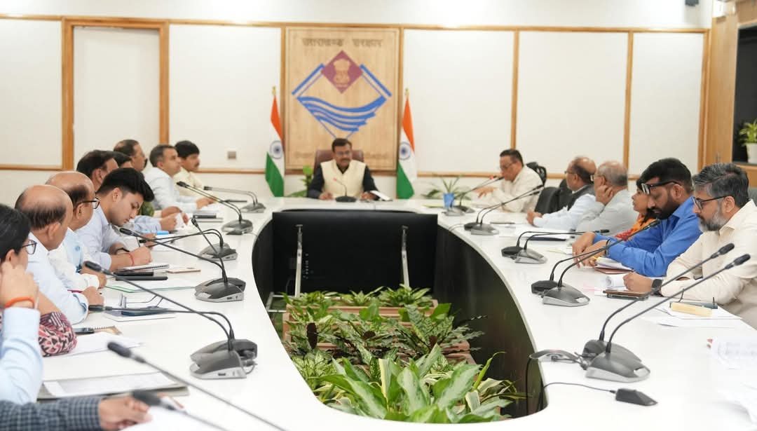 एसीएस आनंद बर्द्धन ने की नाबार्ड की समीक्षा बैठक