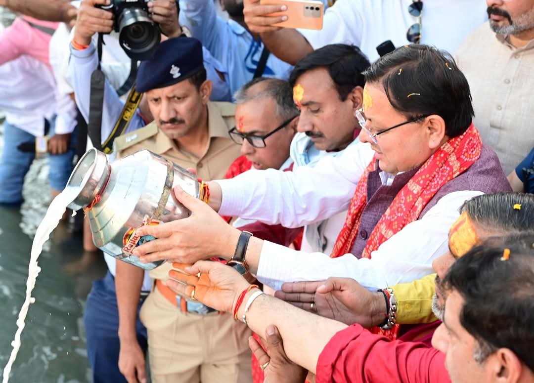 रुड़की में गंगा आरती का आगाज़ सीएम धामी ने किया