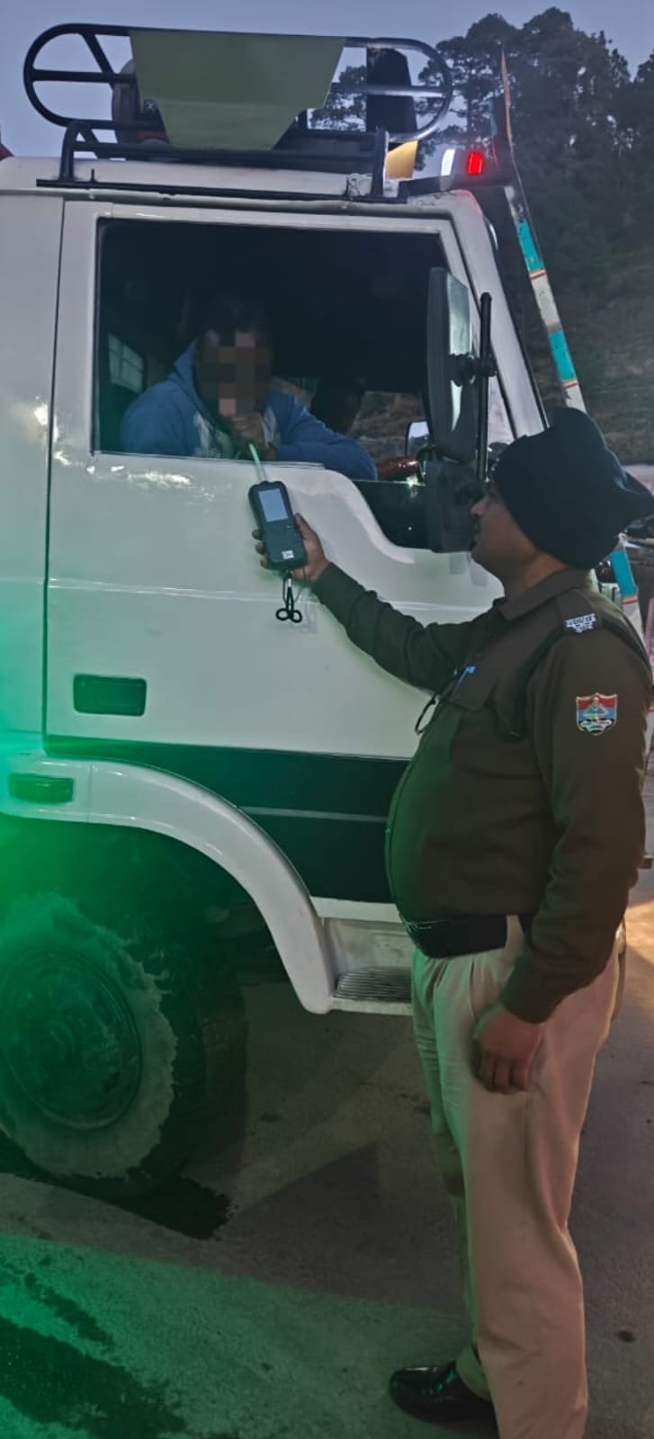 शराब पीकर गाड़ी चलाने वालों पर पौड़ी पुलिस की कार्रवाई