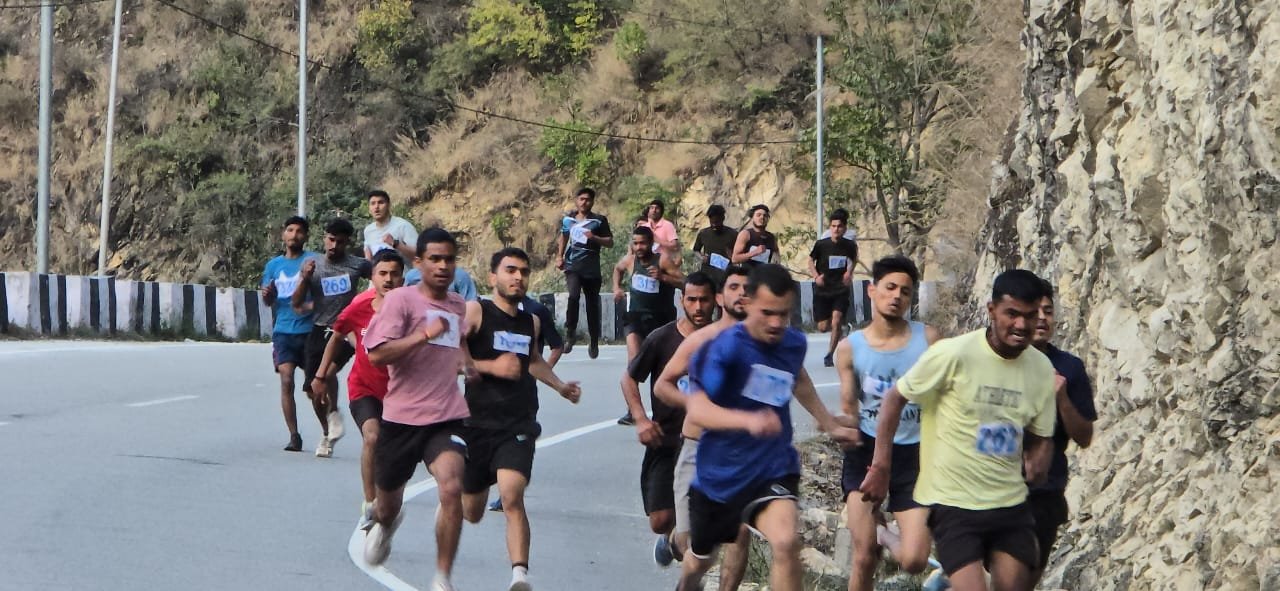 रुद्रप्रयाग में 273 युवाओं ने पास की पुलिस भर्ती की फिजिकल परीक्षा