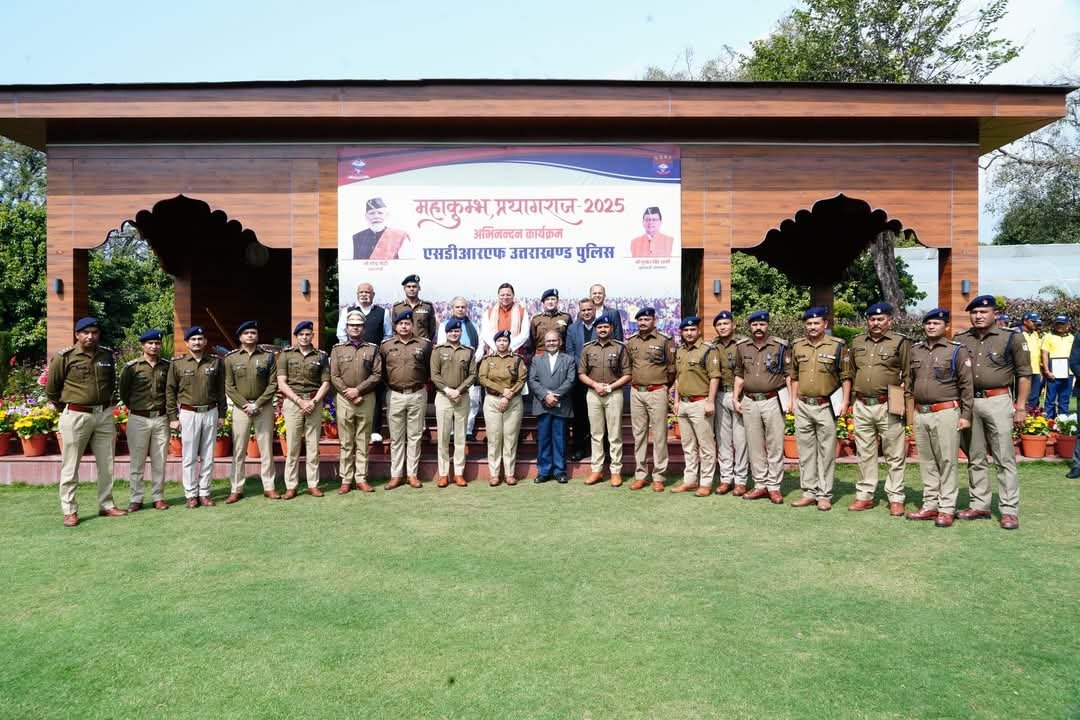 सीएम धामी ने किया जवानों को सम्मानित