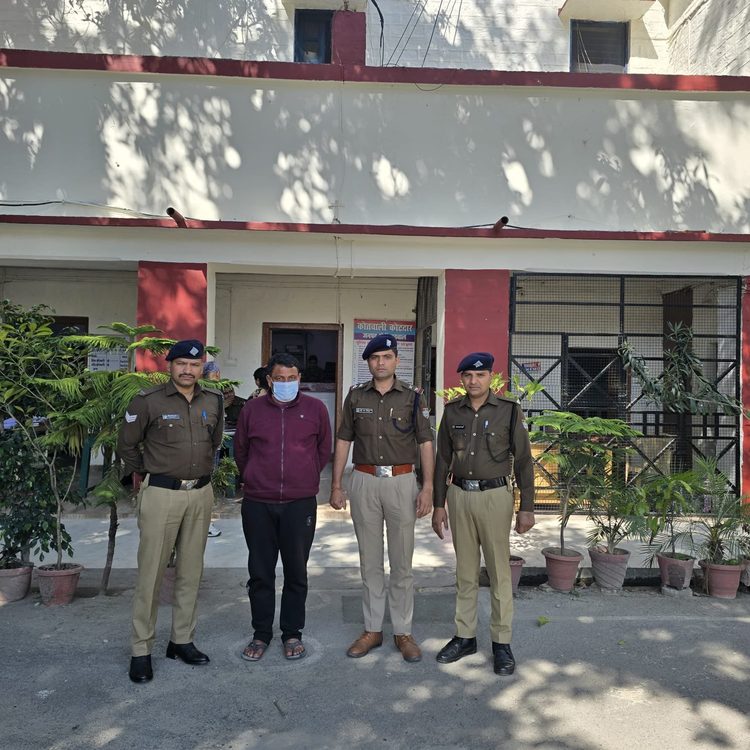 पौड़ी पुलिस की गिरफ्त में आया नशा तस्कर