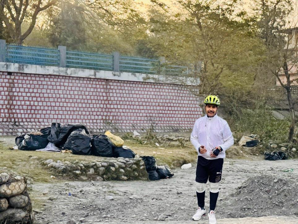 फिल्म की शूटिंग के नाम पर गंदगी फैला गए मेकर्स! जयेंद्र रमोला ने पीएम और सीएम को घेरा