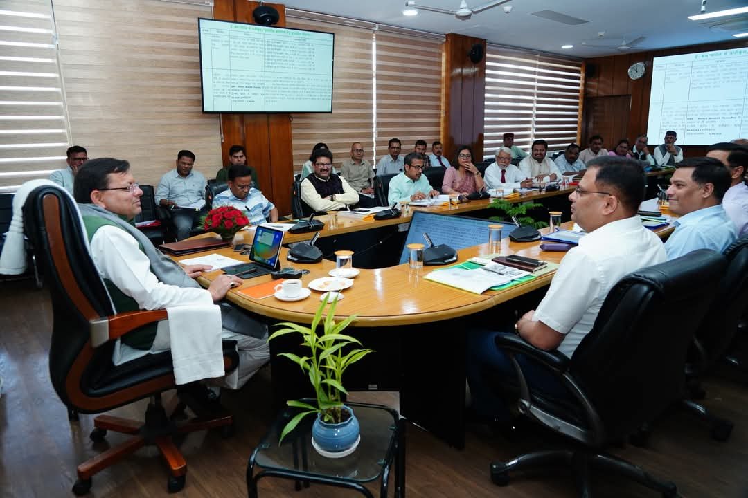 सीएम ने ली असंगठित कर्मकार सामाजिक सुरक्षा बोर्ड की बैठक