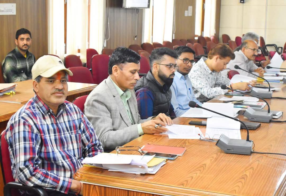 मुख्यमंत्री की घोषणाओं की प्रगति की समीक्षा