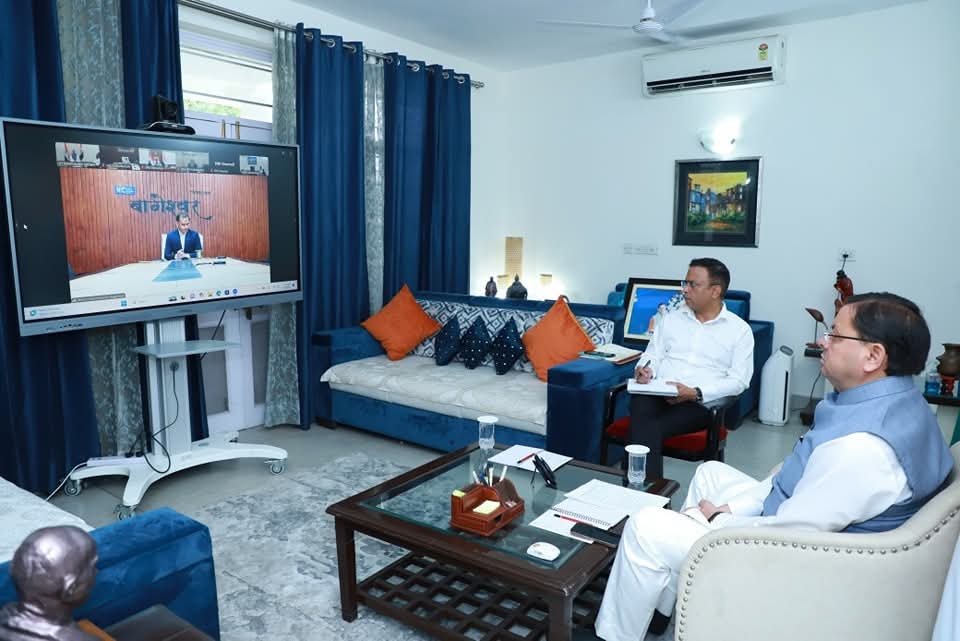 सीएम धामी ने सभी डीएम को दिए जनता की समस्याएं जल्द सुलझाने के निर्देश