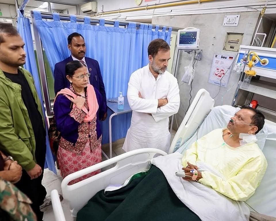 पहलगाम हमले के बाद श्रीनगर पहुंचे राहुल गांधी घायलों से मिले सीएम और उपराज्यपाल से भी मुलाकात