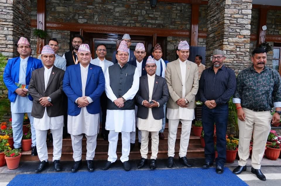 सीएम धामी से आज नेपाल से आकर किसने की मुलाकात