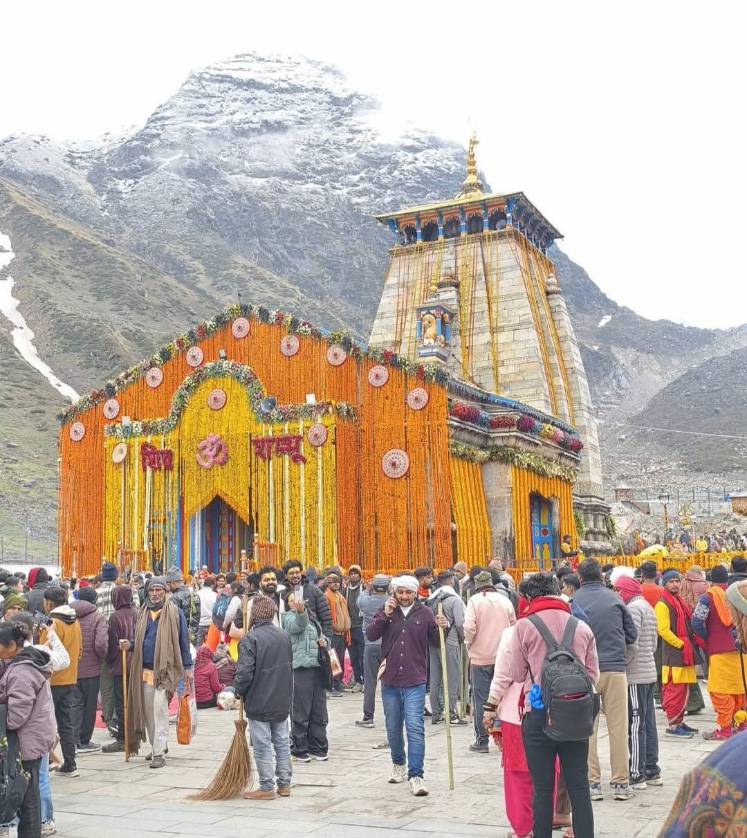 केदारनाथ यात्रा में उमड़े श्रद्धालु पहले चार दिन में ही आंकड़ा एक लाख पार