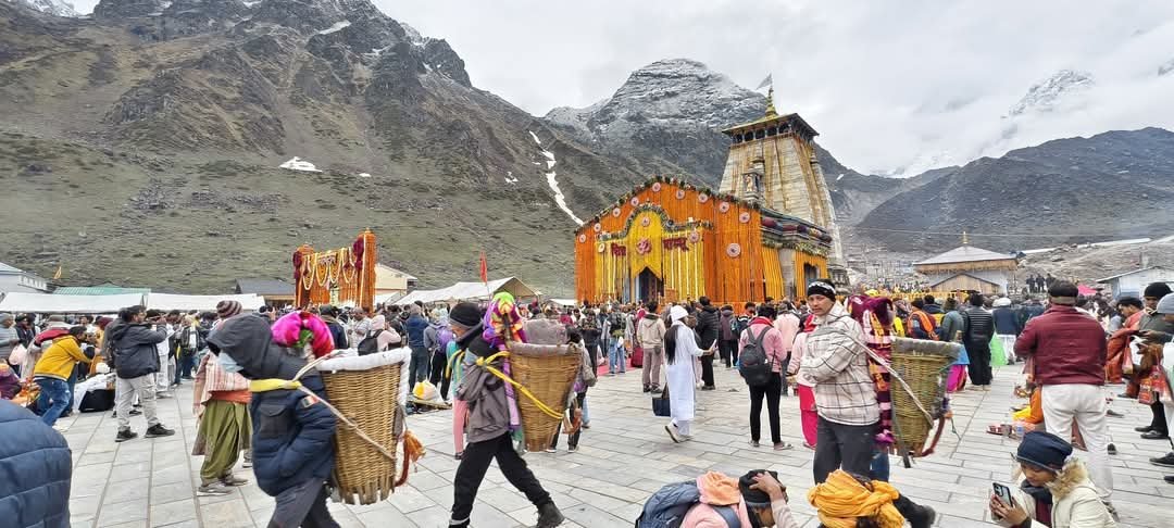 केदारनाथ धाम में घोड़ा खच्चर संचालन पर एक दिन की रोक