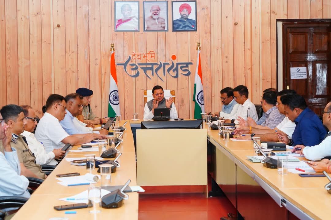 अफसरों को सीएम धामी के अहम निर्देश अफसरों को सीएम धामी के अहम निर्देश