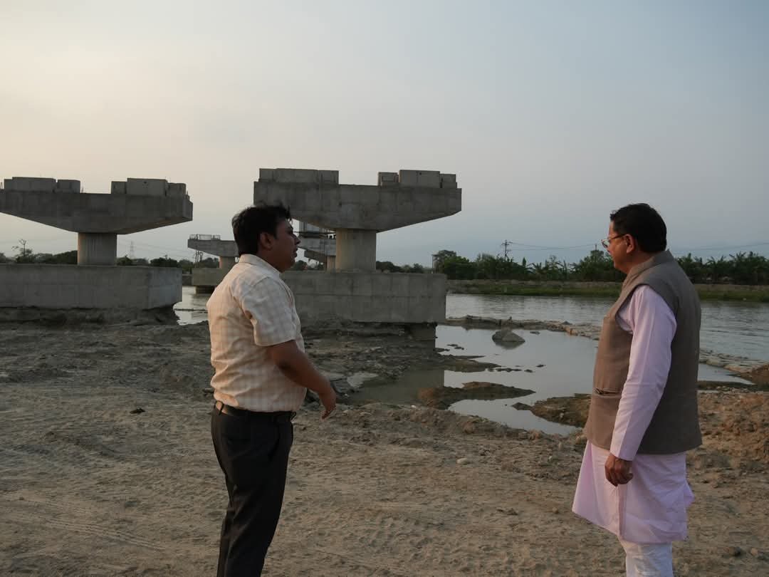 सीएम धामी ने बनबसा में लिया निर्माणाधीन फोरलेन मार्ग का जायजा