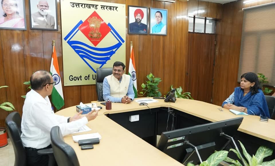 मुख्य सचिव ने ली शिक्षा विभाग की बैठक