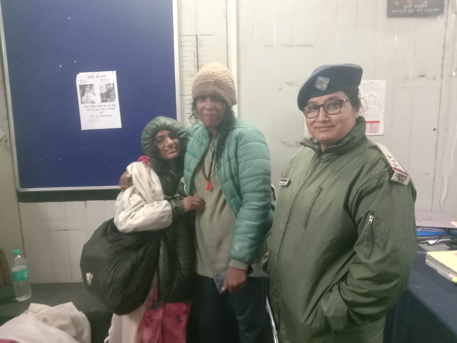 केदारनाथ यात्रा पर अपने परिजनों से बिछड़ी नाबालिग बच्ची को सोनप्रयाग पुलिस ने परिजनों से मिलाया केदारनाथ यात्रा पर अपने परिजनों से बिछड़ी नाबालिग बच्ची को सोनप्रयाग पुलिस ने परिजनों से मिलाया
