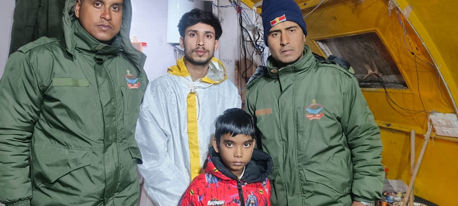 केदारनाथ में पुलिस ने बिछड़े नाबालिग को परिजनों से मिलाया