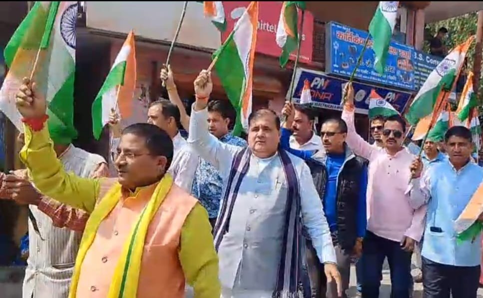 तिरंगा यात्रा में शामिल हुए महेंद्र भट्ट ने कही ये बात